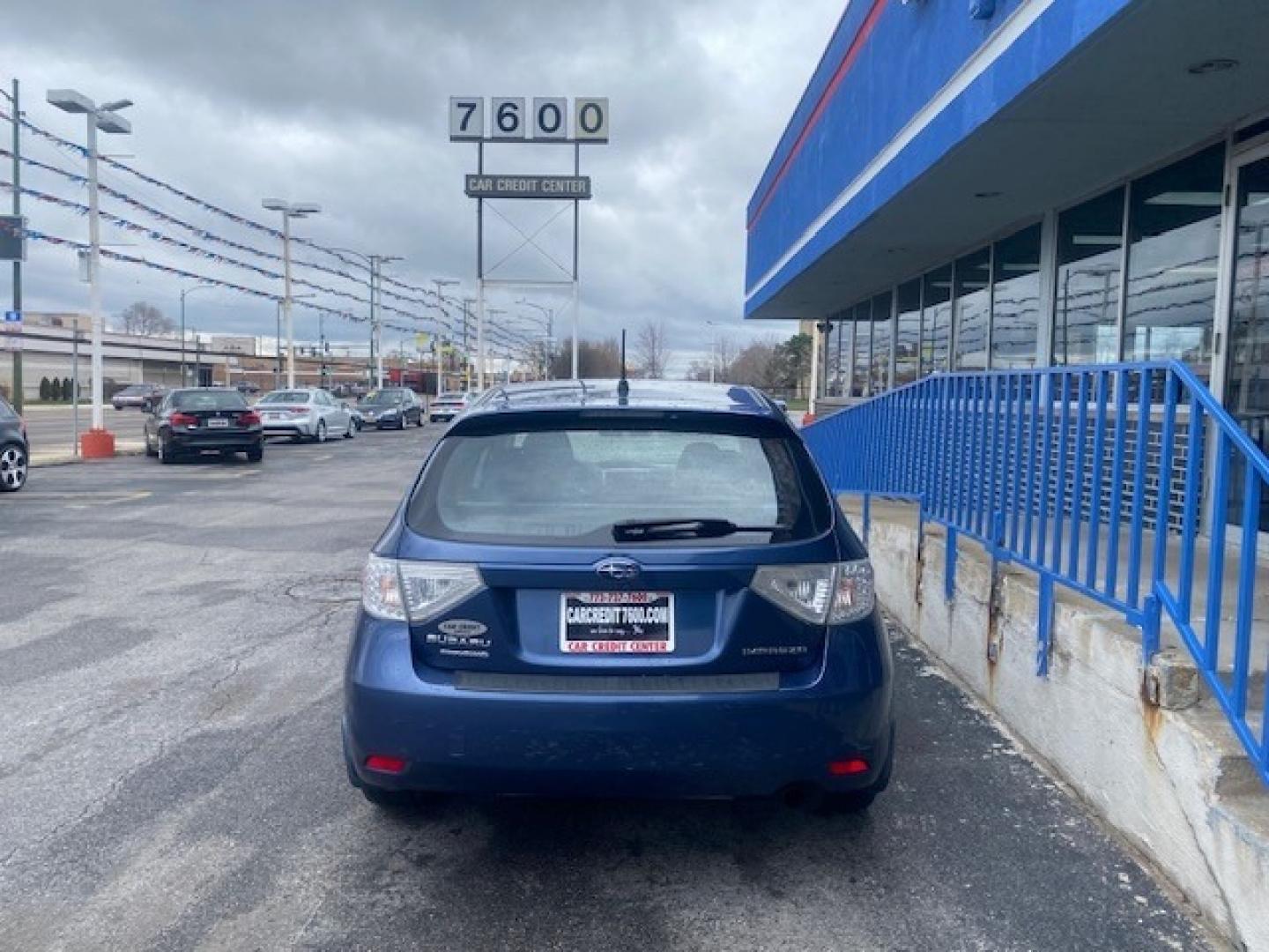 2011 SUBARU Subaru Impreza 2.5i 5-Door (JF1GH6A63BH) with an 2.5L H4 SOHC 16V engine, 4-Speed Automatic transmission, located at 7600 S Western Ave., Chicago, IL, 60620, (773) 918-3980, 0.000000, 0.000000 - Photo#2